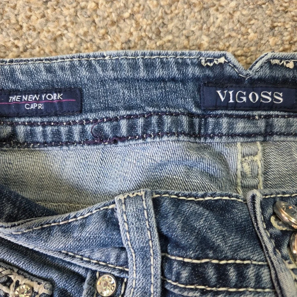 Vigoss The New York Capri Jeans Blue‎ Medium Wash Embellished Size 7/8 Length 21